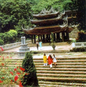 Tour du lịch thăm chùa Hương