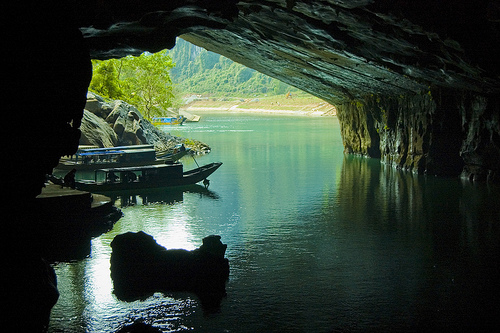 http://www.cholontourist.com.vn/img/dong_phong_nha.jpg